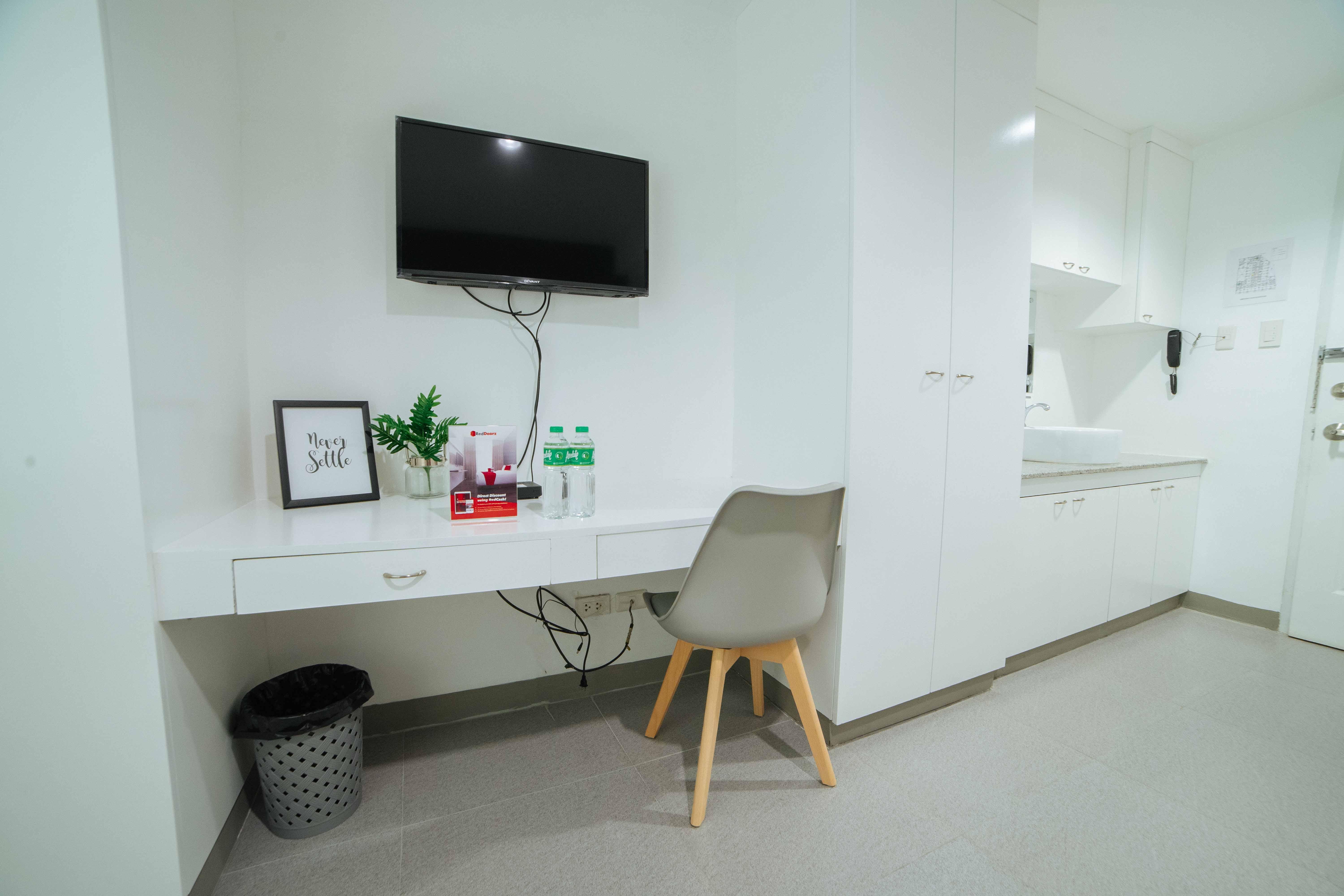 Reddoorz Plus @ Roxas Street Davao Экстерьер фото