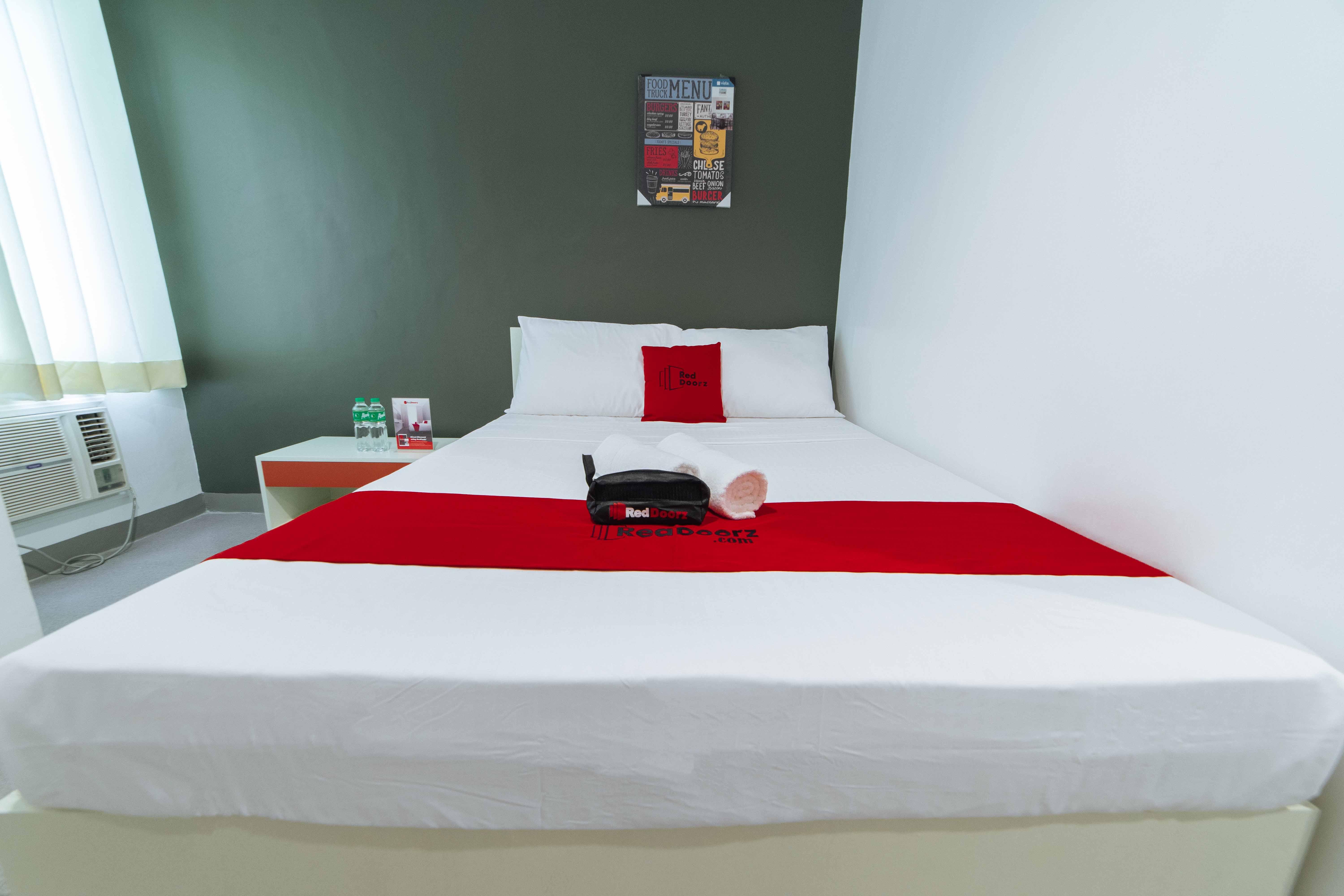 Reddoorz Plus @ Roxas Street Davao Экстерьер фото