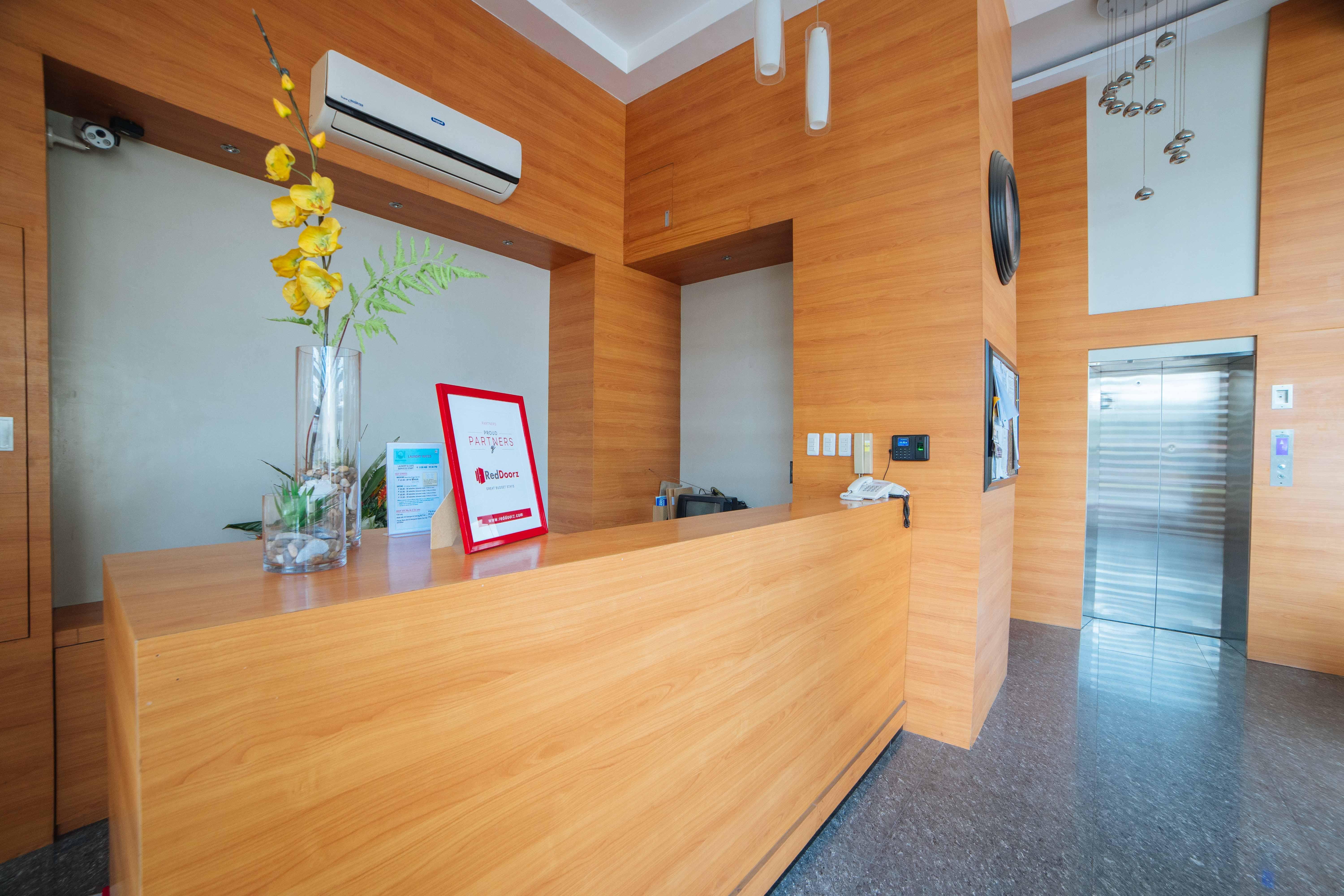 Reddoorz Plus @ Roxas Street Davao Экстерьер фото