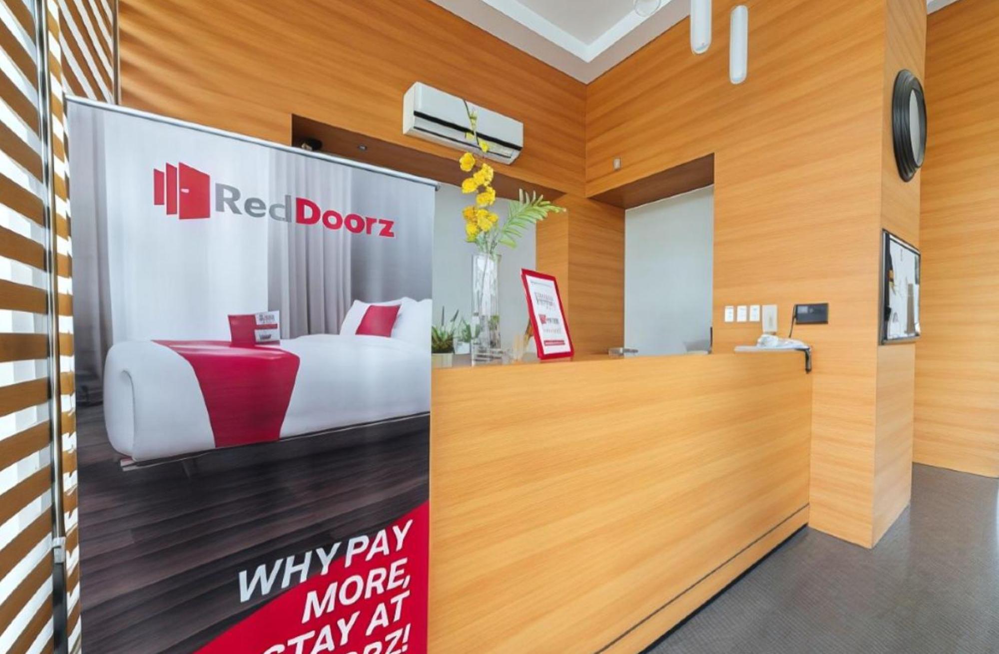 Reddoorz Plus @ Roxas Street Davao Экстерьер фото